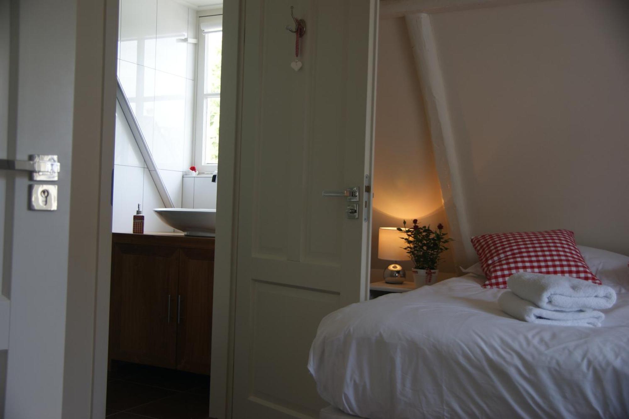 De Thuiskamer In Grou Als B&B Of Vakantiehuis Luaran gambar