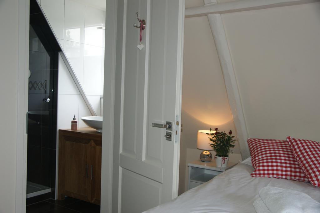 De Thuiskamer In Grou Als B&B Of Vakantiehuis Luaran gambar